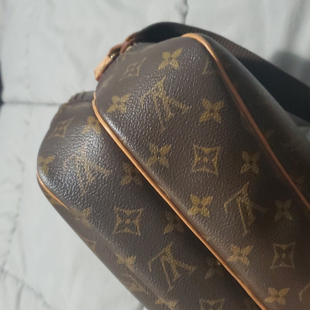Authentic Louis Vuitton Reporter - Picture 11 of 11